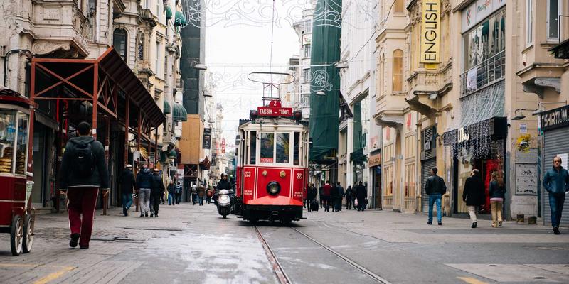 决胜纳米时代：半导体制造中精密温控设备的超高稳定性设计挑战与德茂方案