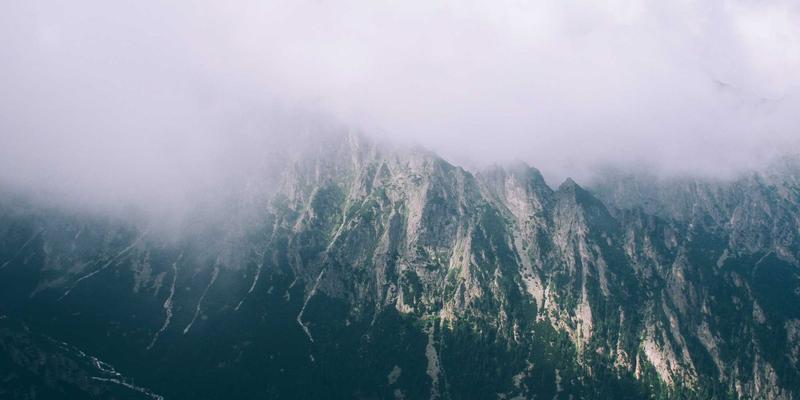 工业设备资产管理新范式：德茂机械制造如何借力RFID与二维码实现资产盘点、巡检与维护闭环